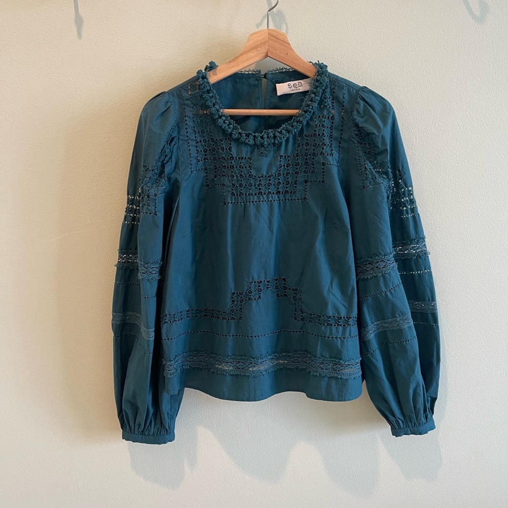 Sea NY Lilith Thread pull blouse. Like new